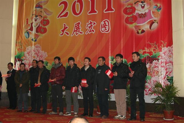 和青年標(biāo)兵合影 [桌面分辨率] (Small).jpg